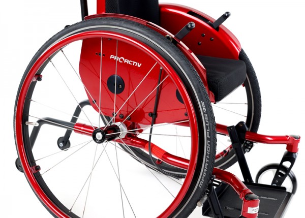 Brake lever in the clothing guard, brake active