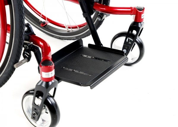Foot support folds up to the rear, height adjustable in multiple steps