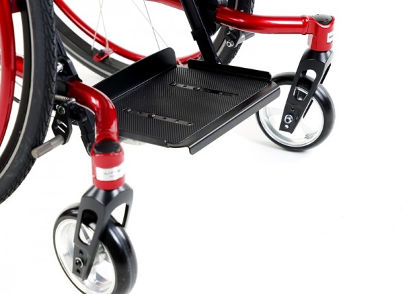 Foot support folds up to the rear, height adjustable in multiple steps